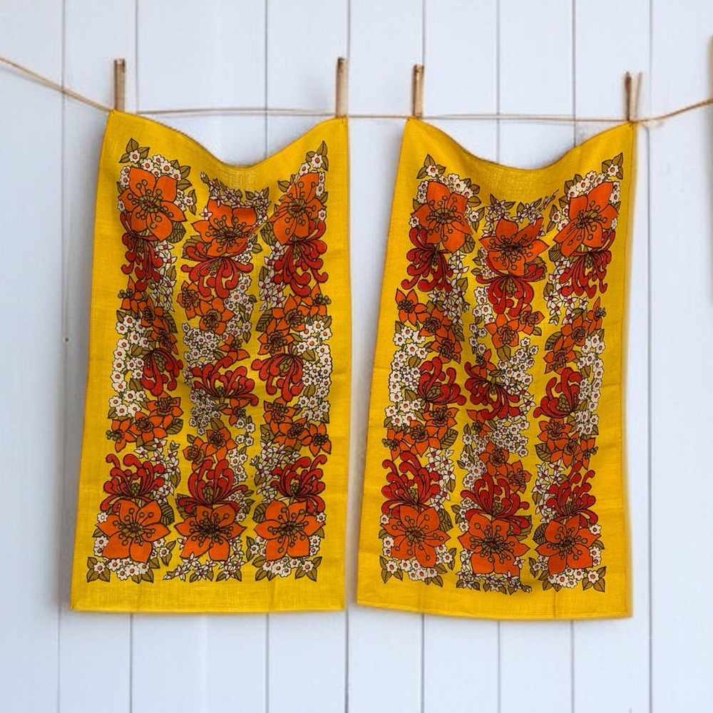 NOS Set of 2 Vintage 70's Floral Print 100% Linen Tea Towel